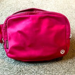 Lululemon 2L Belt Bag